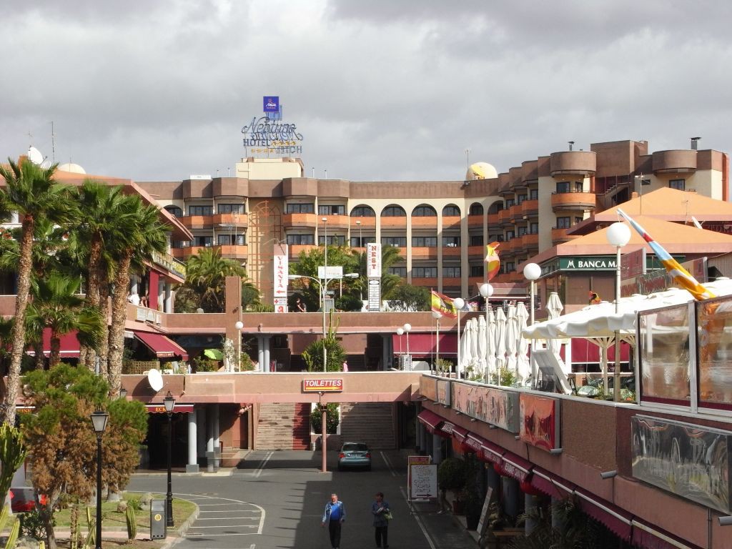 Yumbo Center Shopping Gran Canaria