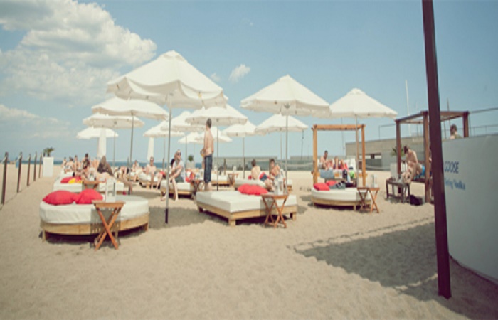 Mar Arnea Beach Club in Barcelona